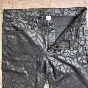 H&M Divided Womens 8 Black on black Star Print Skinny Tapered Pants